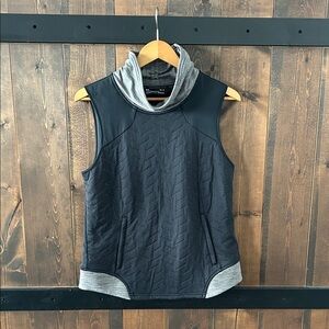 Under Armour Lined Cold Gear Vest Women’s Size M